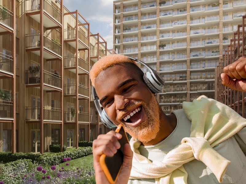 gekleurde man met oranje haar en een oranje telefoon in de hand schuin in beeld